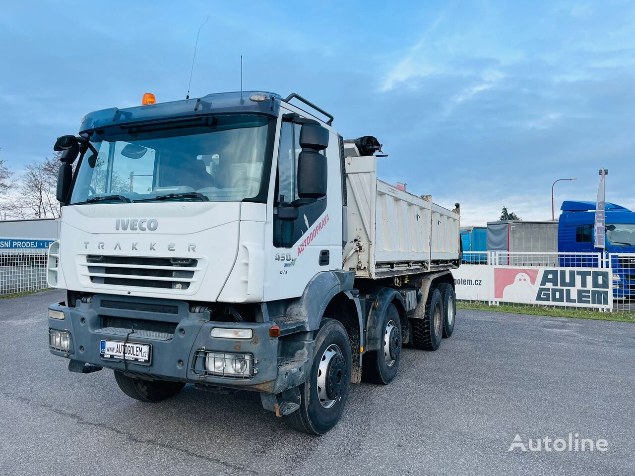 camião basculante IVECO TRAKKER 410 8x4