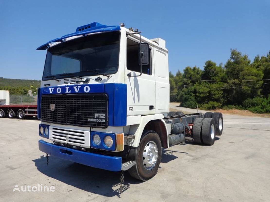 camião chassi Volvo F12