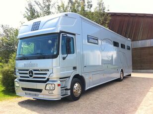 camião de transporte de cavalos Mercedes-Benz Actros Horse transporter