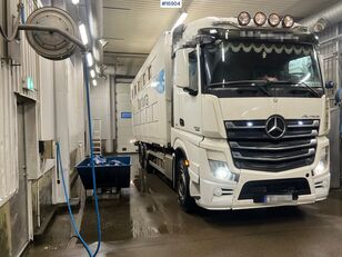 camião de transporte de gado Mercedes-Benz 2013 Mercedes Actros Animal transport truck w/ lift